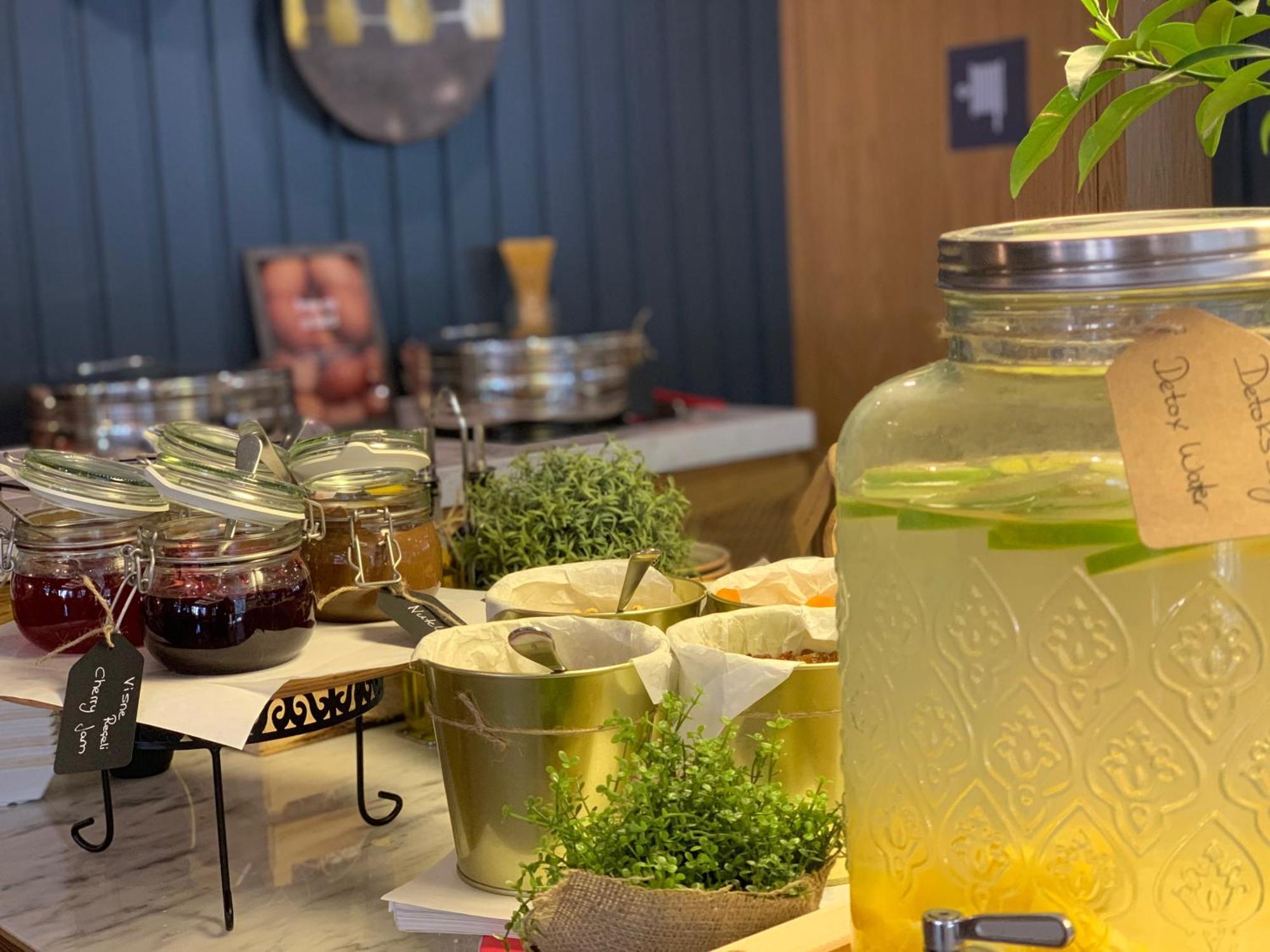 Park Inn by Radisson Istanbul Atasehir Bagian luar foto