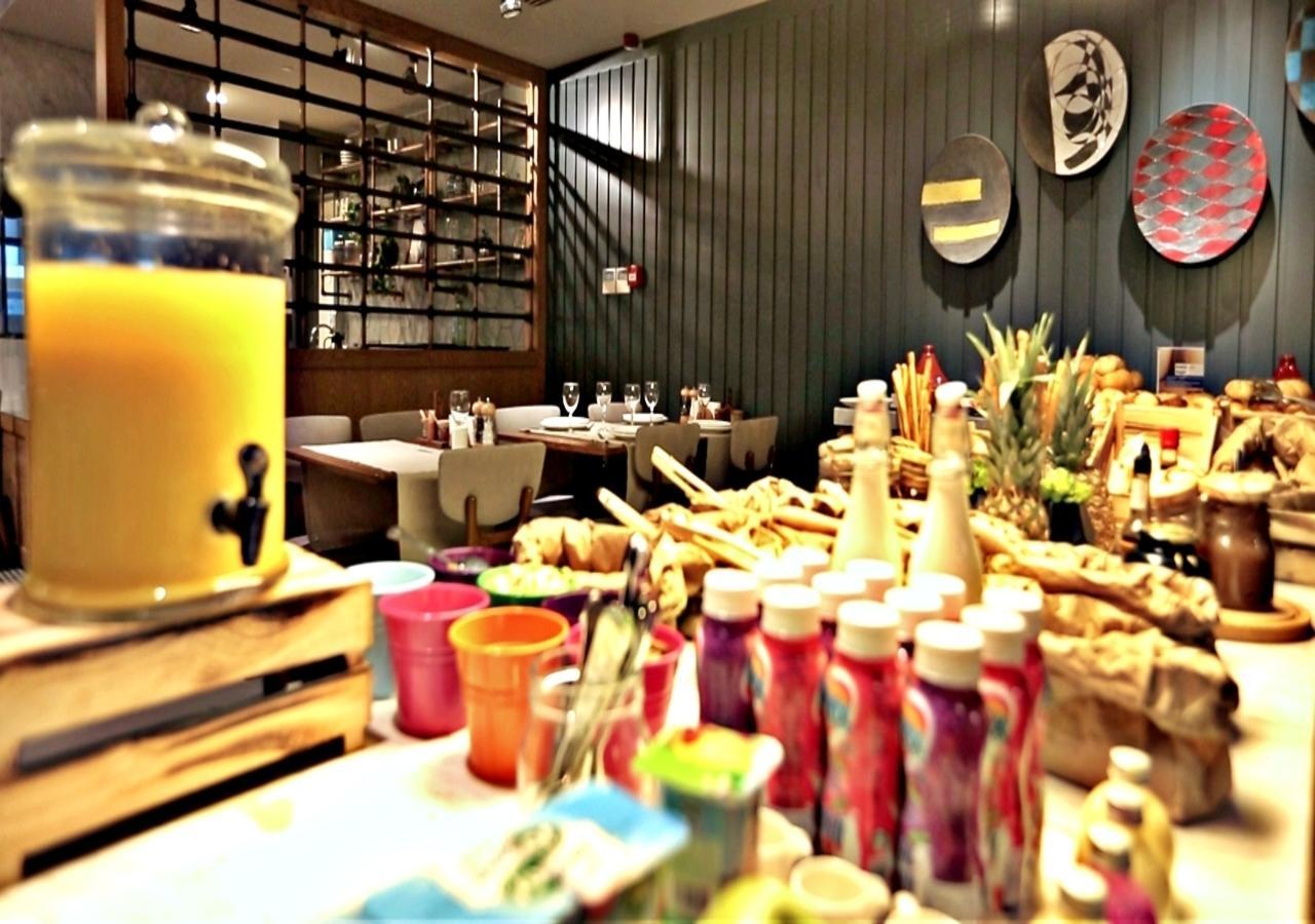 Park Inn by Radisson Istanbul Atasehir Bagian luar foto